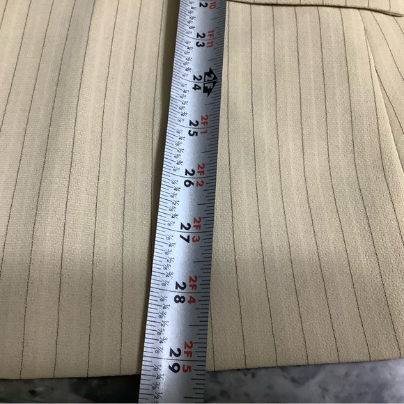 Le Suit Tan Pinstripe Blazer and pant size 18. NWT. - Picture 10 of 16